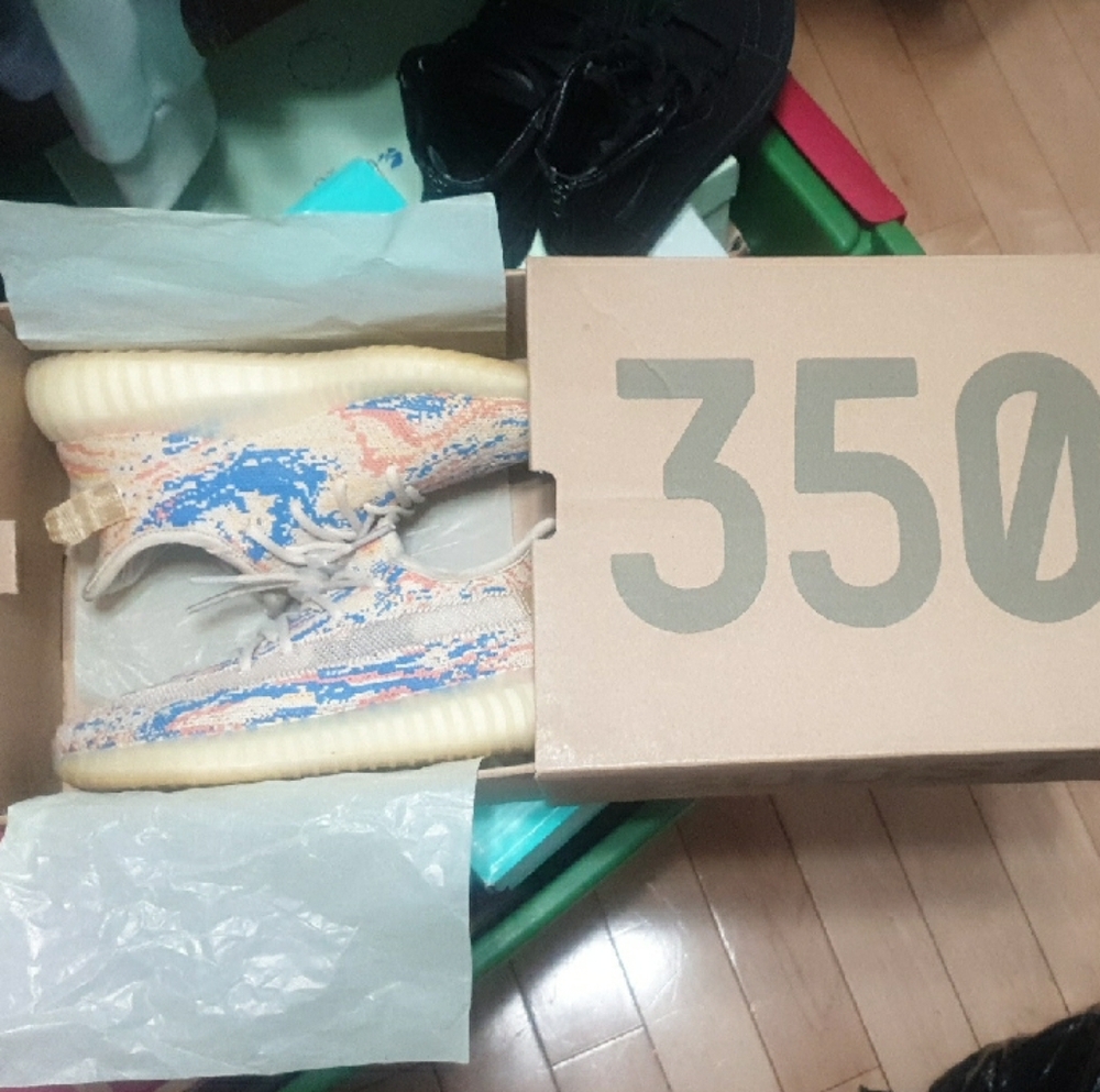 Yeezy Boost 350 V2 Size:3Y
